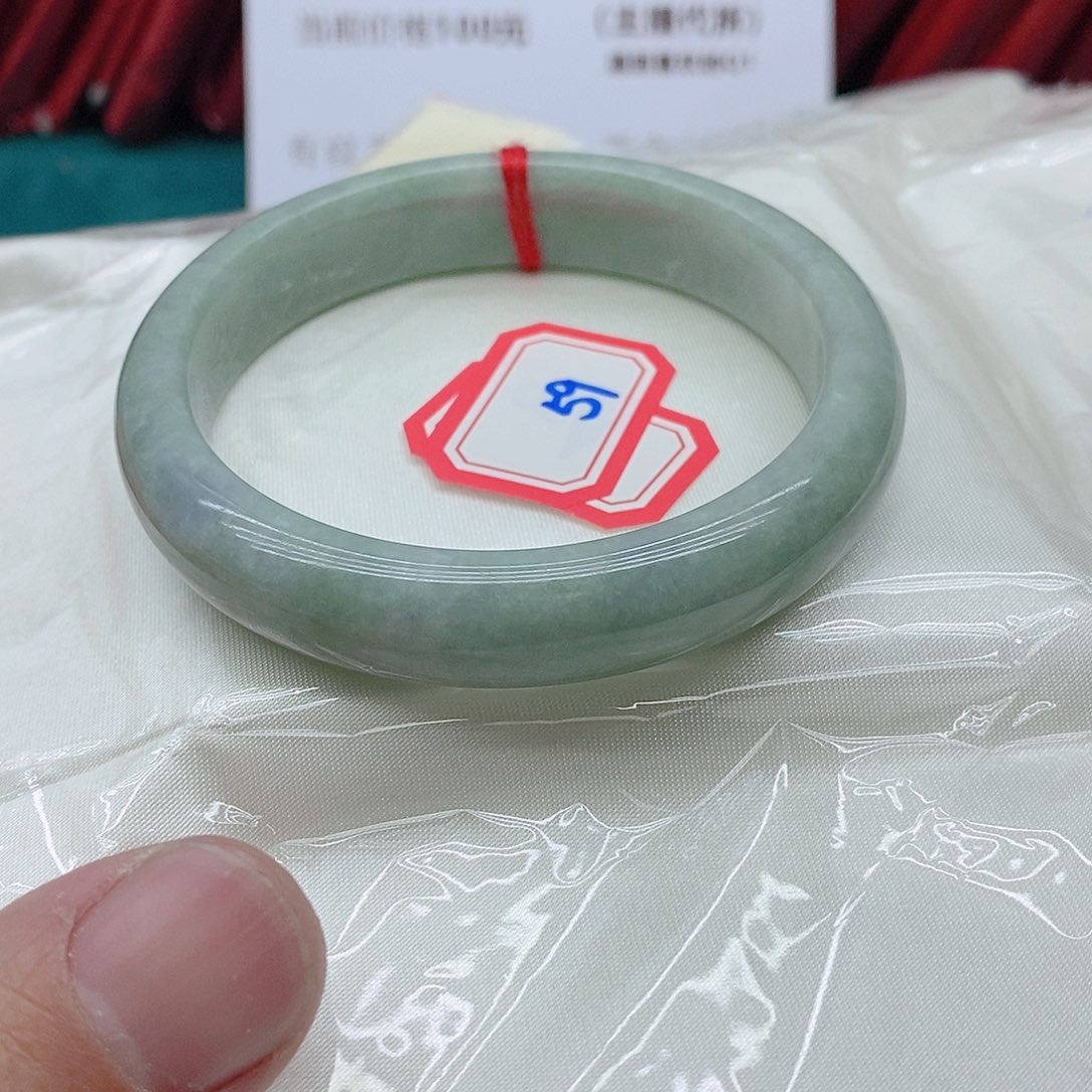 翡翠手镯未镶嵌日***o28888888