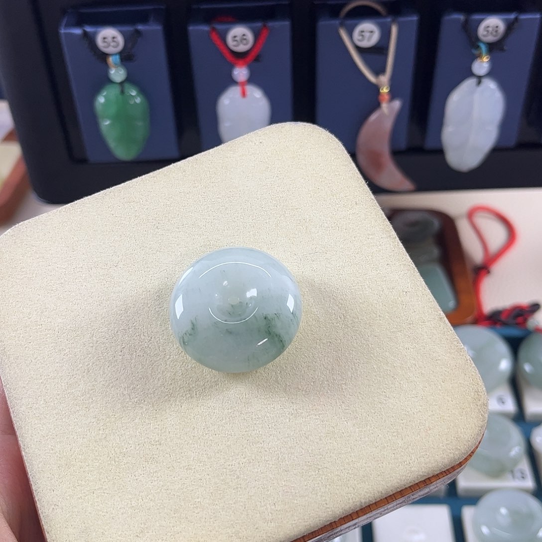 石英质玉未镶嵌吊坠(赠链)