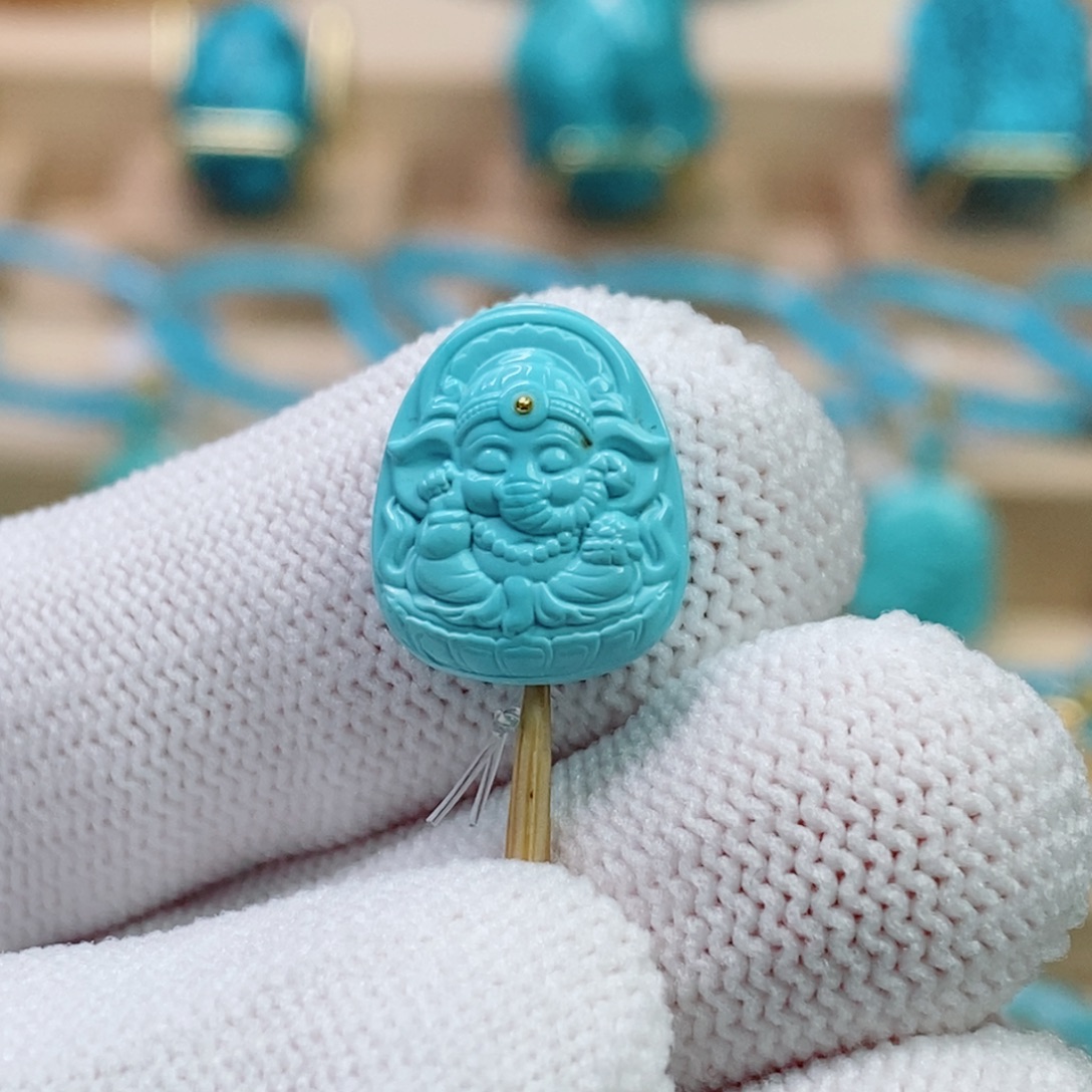 绿松石未镶嵌珠宝奇石