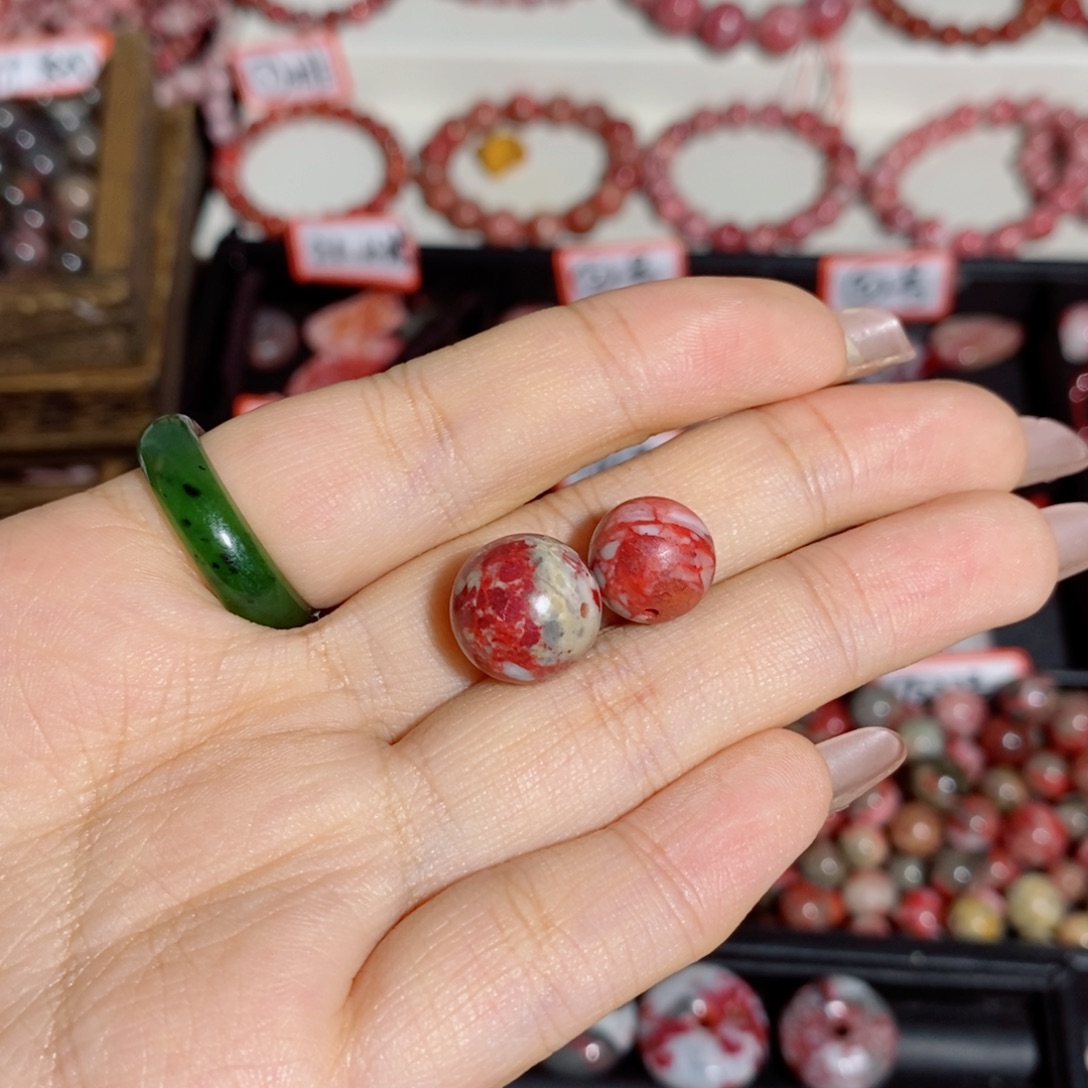 向***有天然辰砂两颗单珠福利03