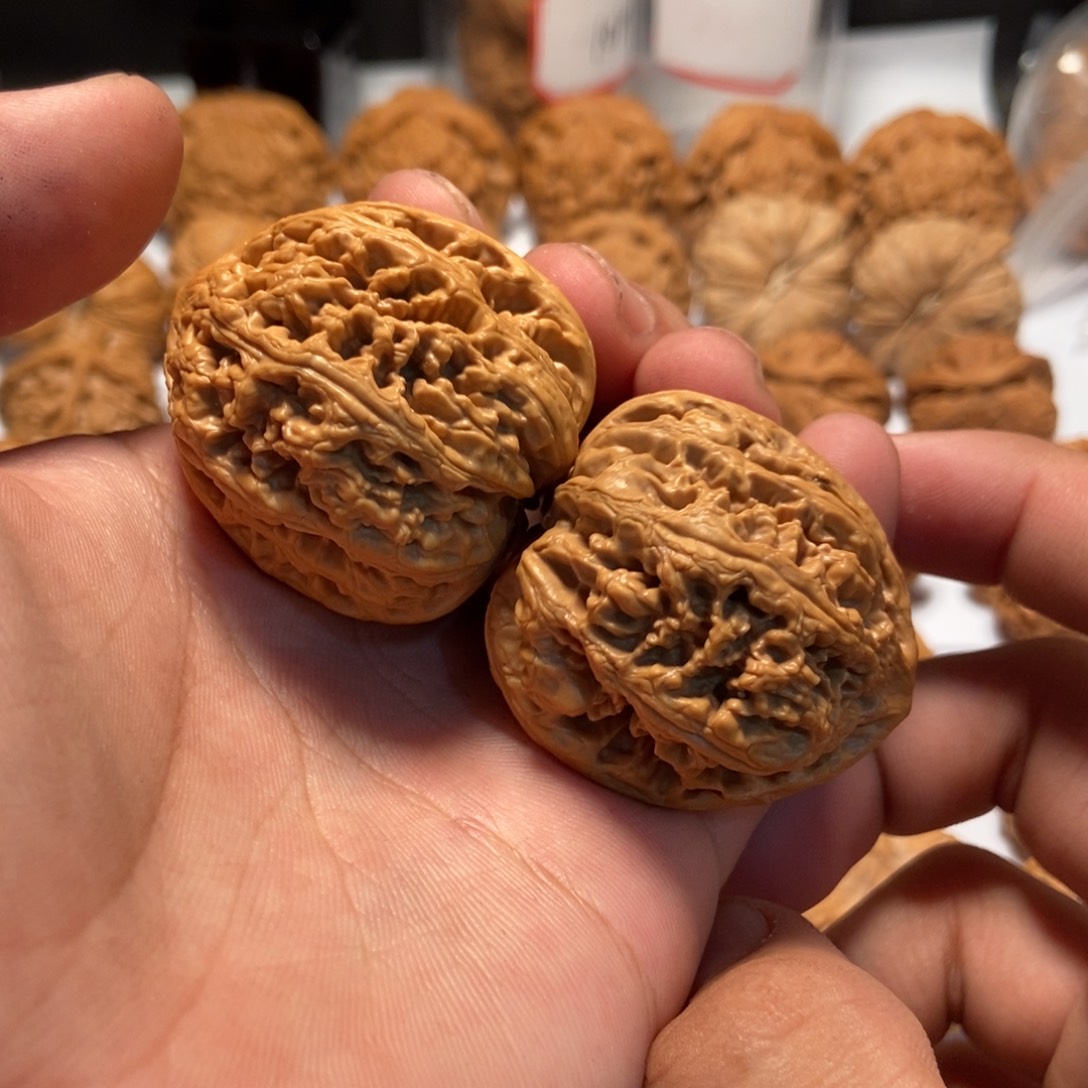 文玩核桃吊坠39大粗筋。8