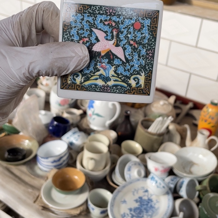 摆件陶瓷盘子碗砂锅都有