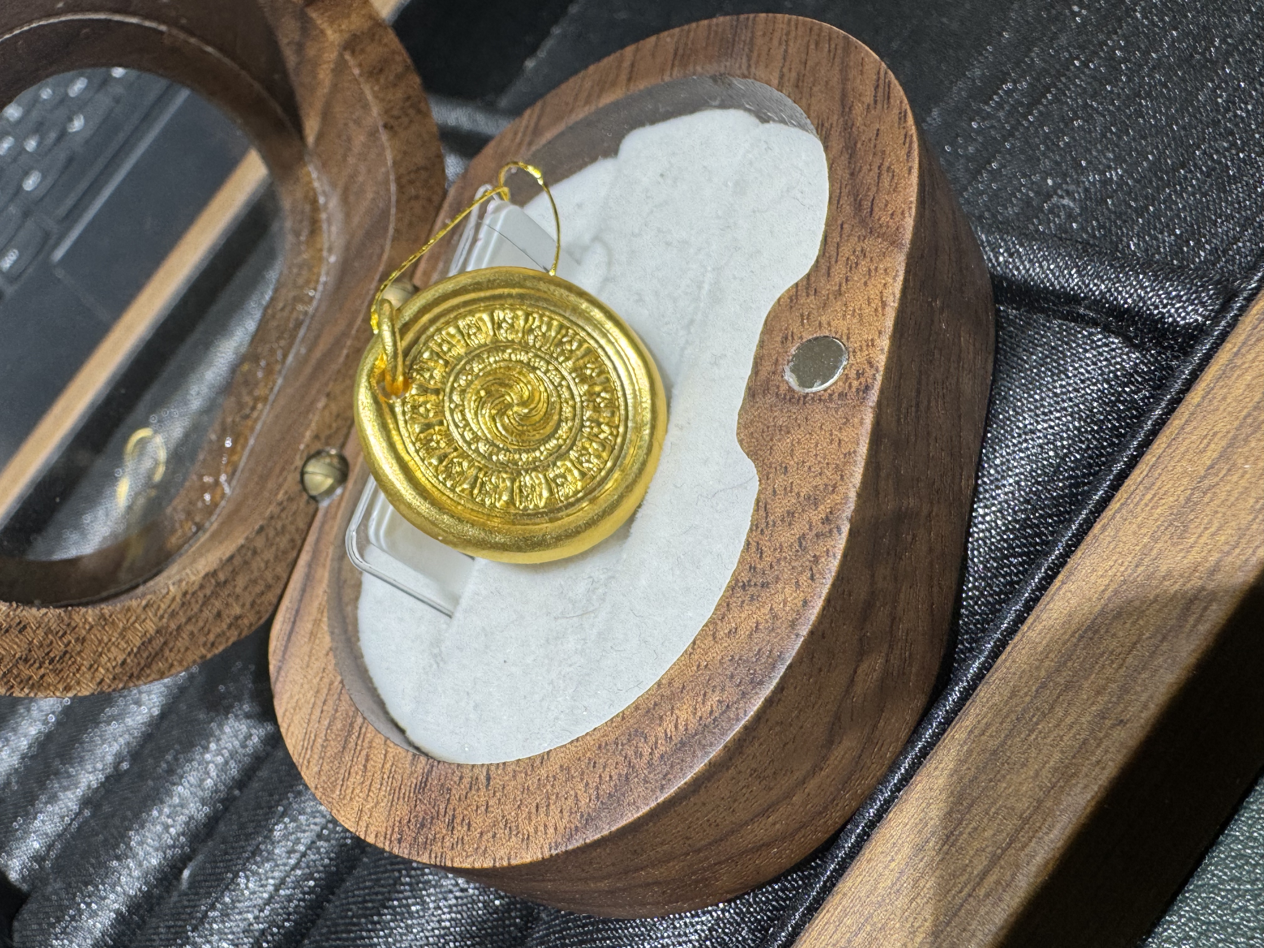 足金打金款喜旋吊坠