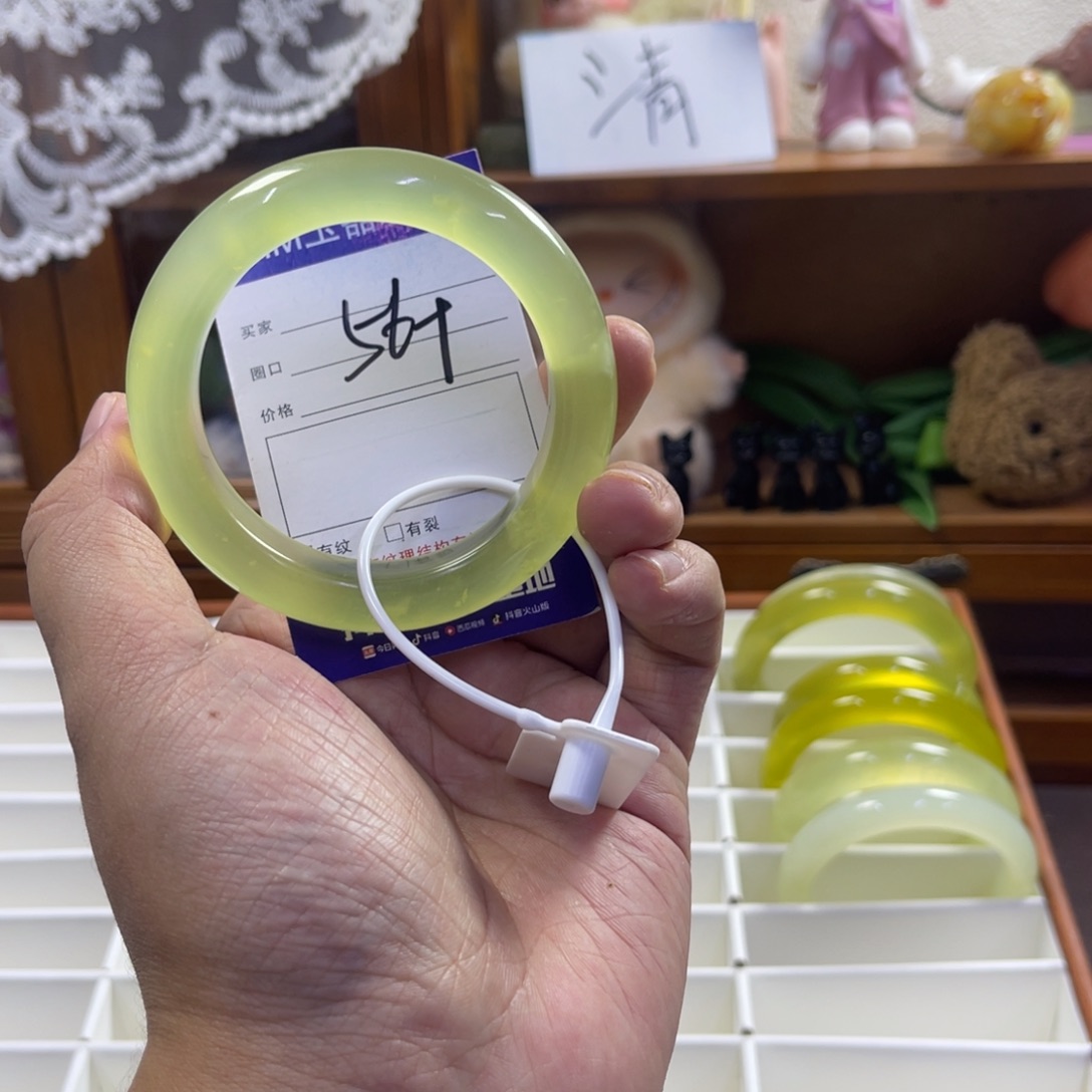 蛇纹石玉未镶嵌手镯320