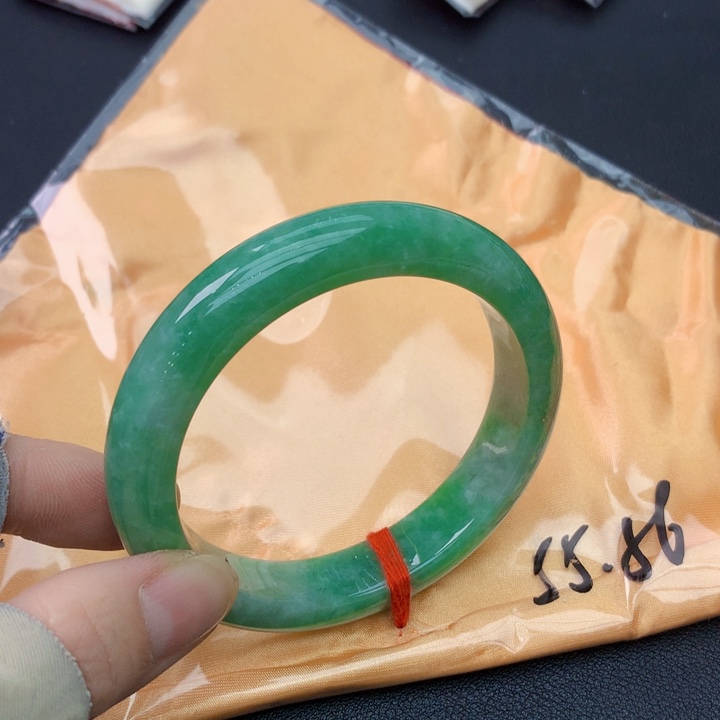 未镶嵌手镯翡翠翡翠手镯