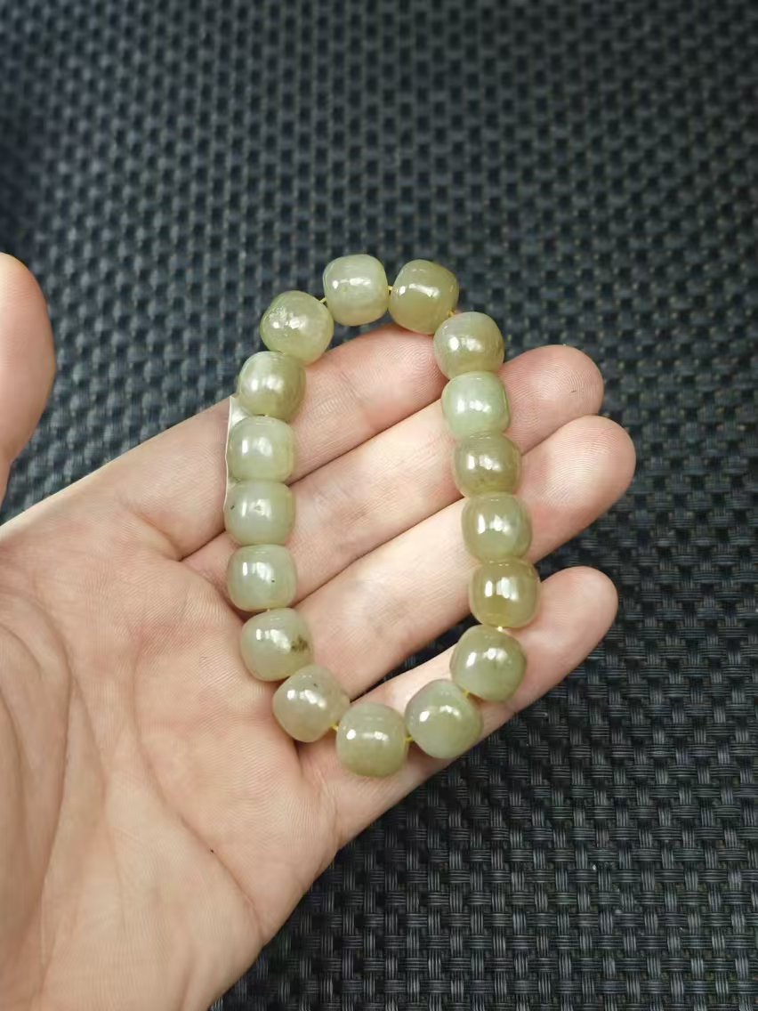 天然和田玉老料卡12mm老型珠单圈手串1.22清货2