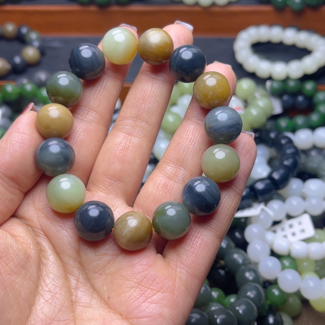 和田玉未镶嵌手链