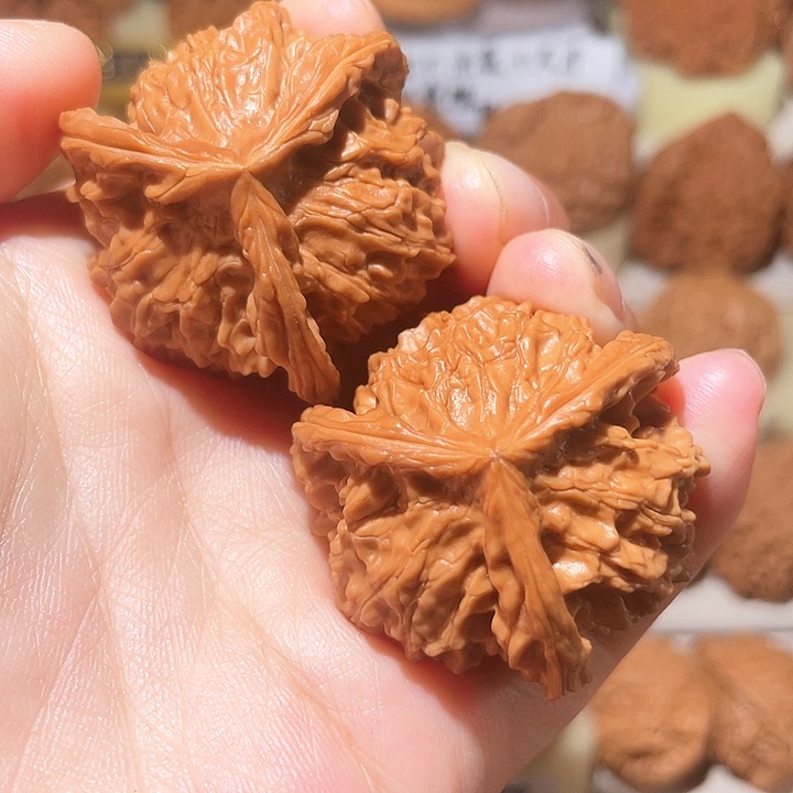 孤***文玩核桃把件全品盘山三棱