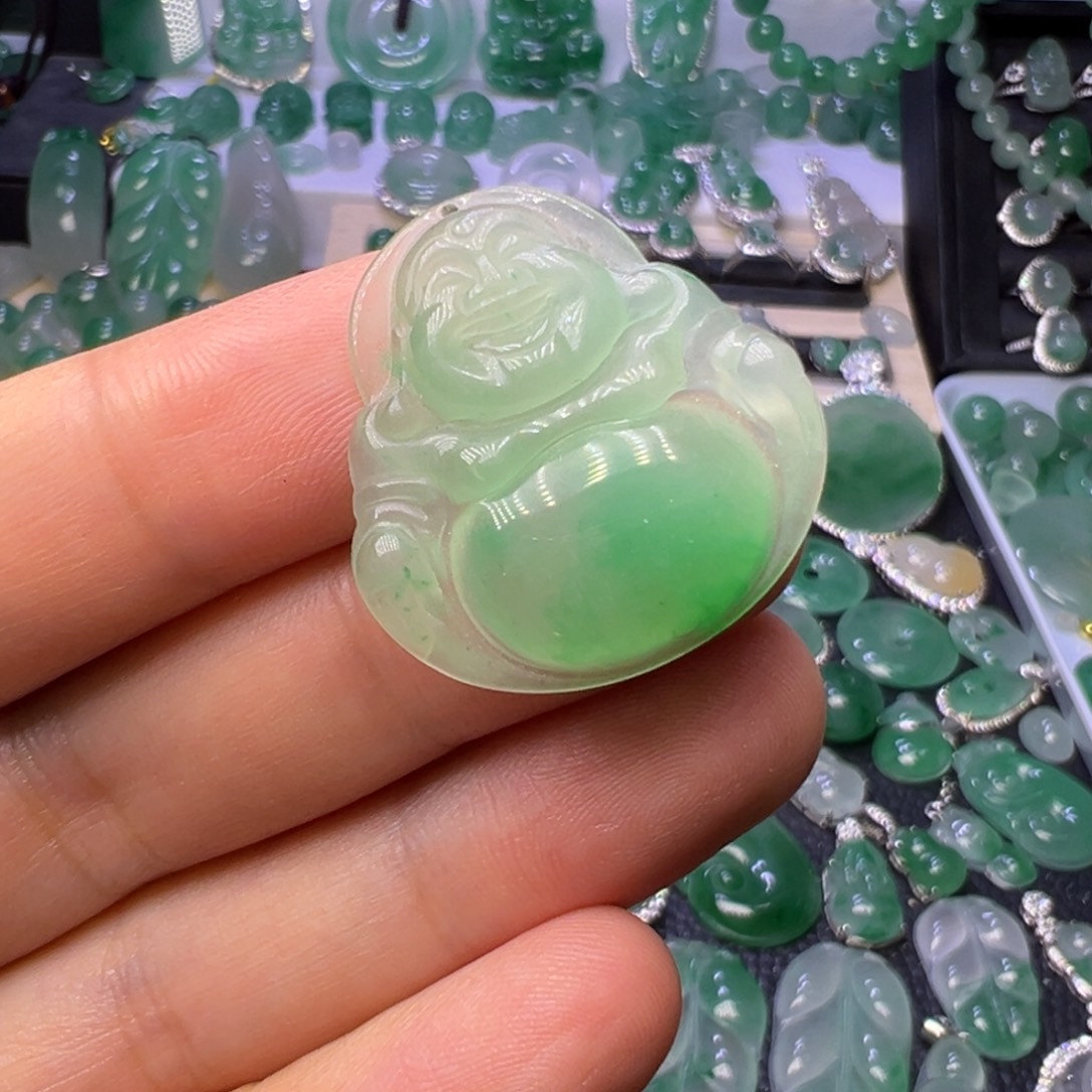 石英质玉（非洲翠）未镶嵌颈饰