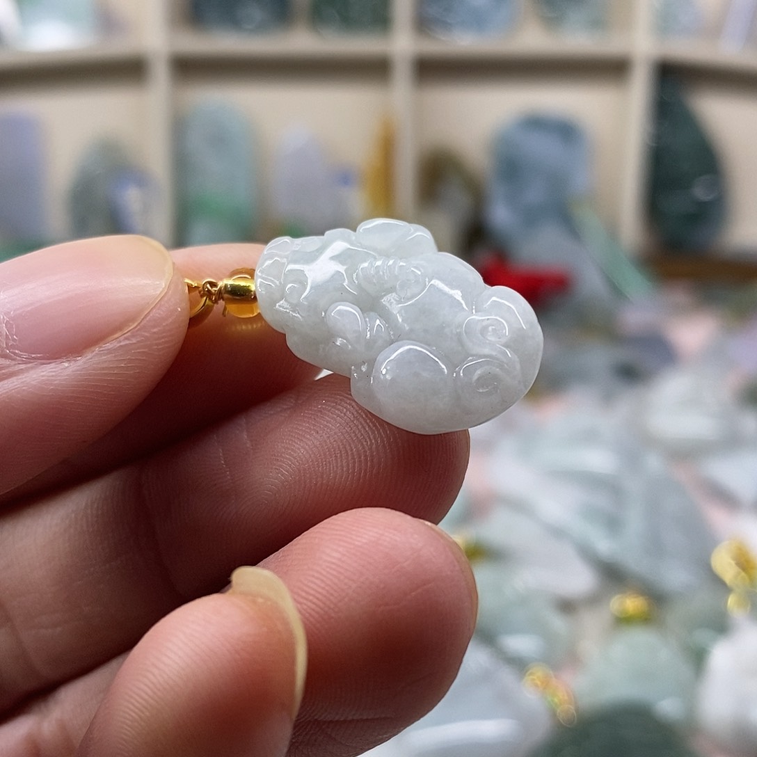 颈饰未镶嵌翡翠天然