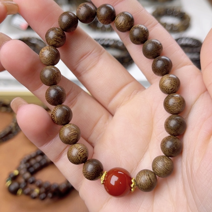 沉香手串越南富森红土沉香瘤疤沉水老料0.9