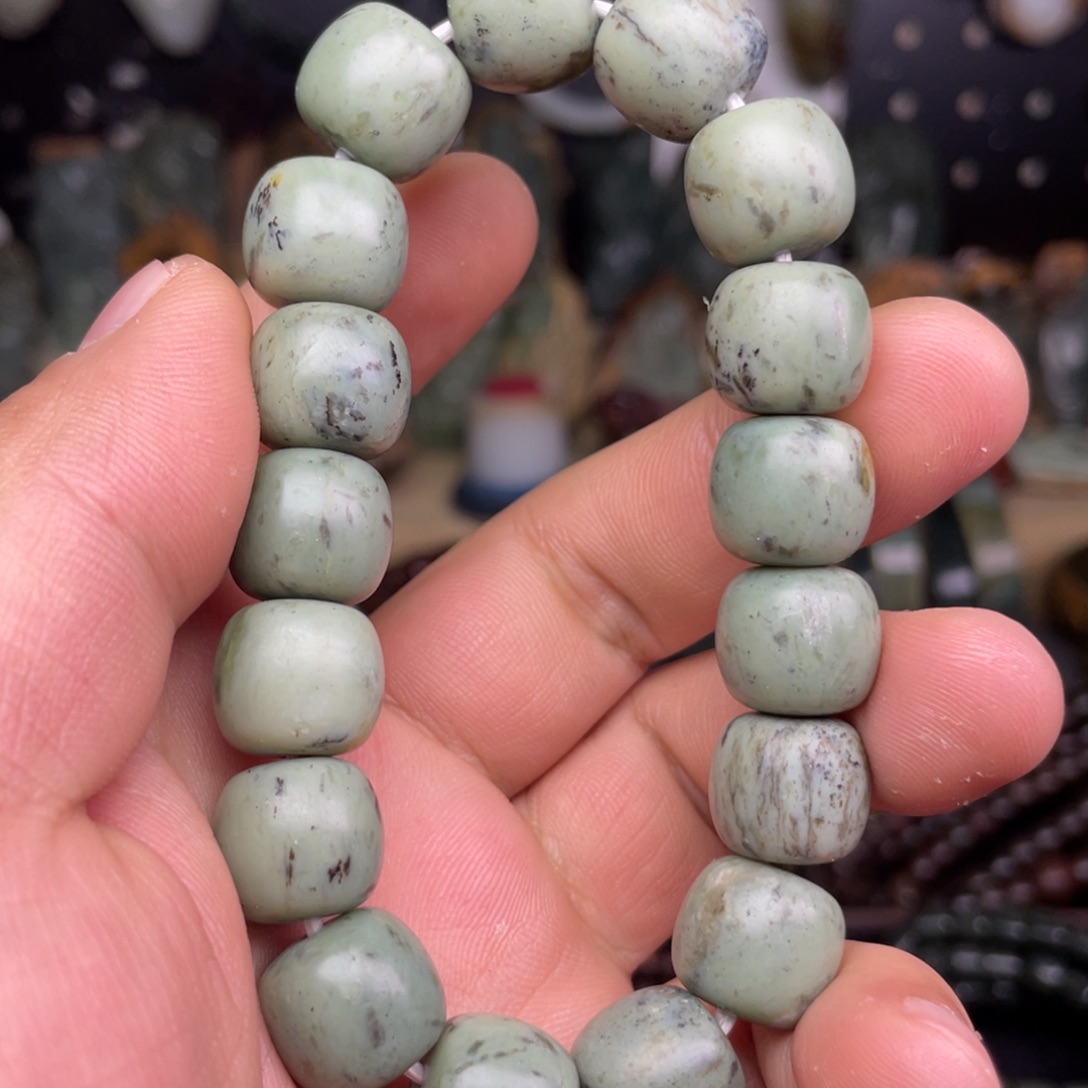 岫岩河磨玉（透闪石质玉）未镶嵌颈饰14×12.5
