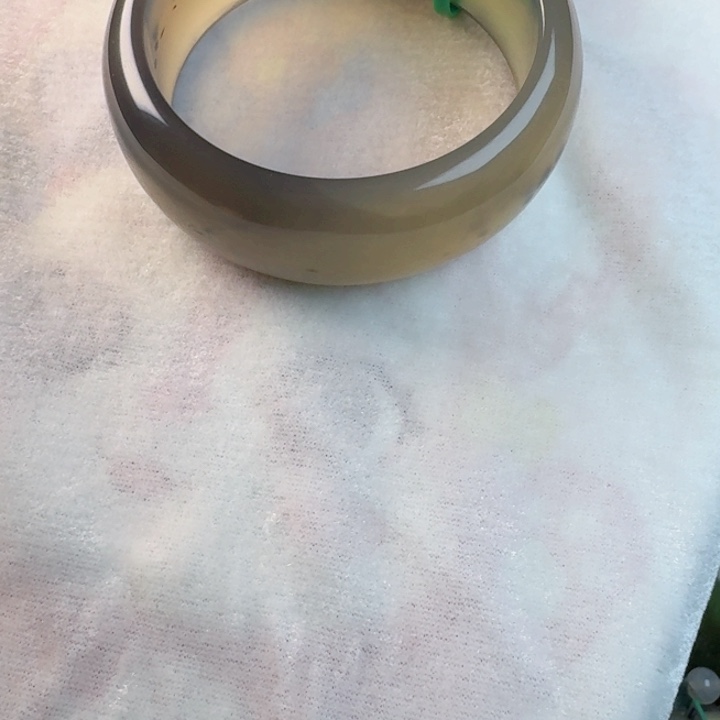 玛瑙/玉髓手镯未镶嵌我****易