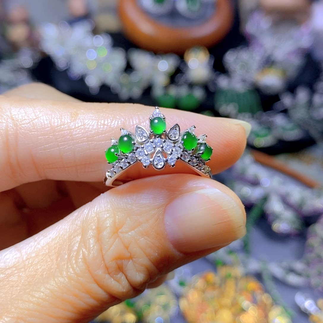 翡翠颈饰银S925镶嵌天然翡翠