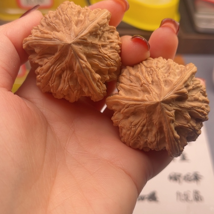 文玩核桃把件文玩核桃把件