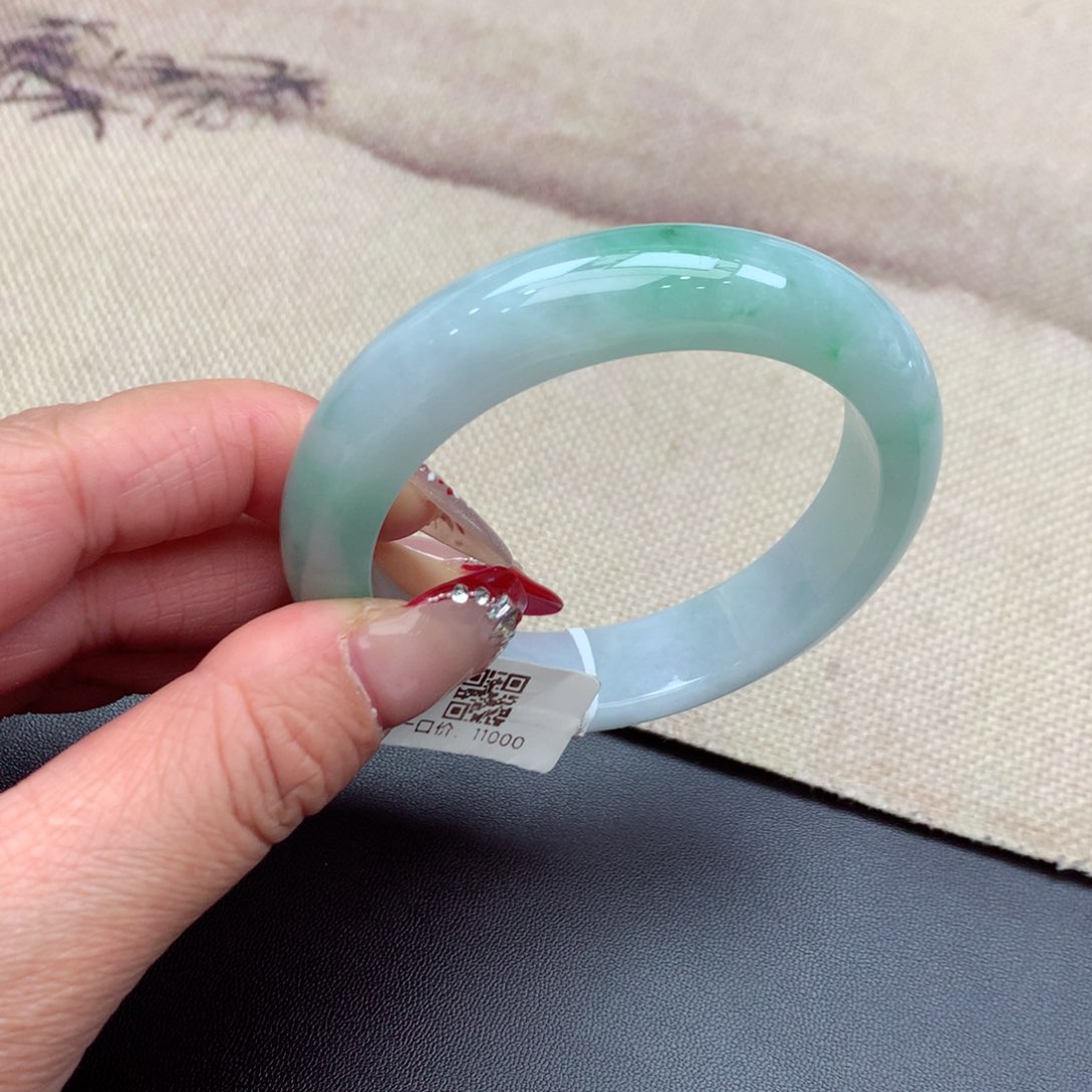 翡翠手镯未镶嵌缅甸翡翠手镯