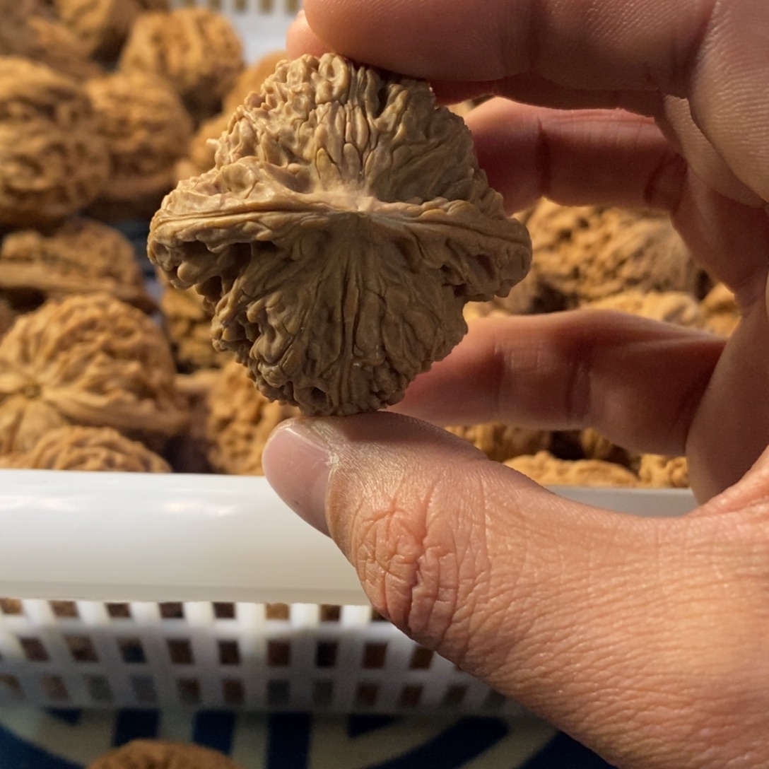 ****ᐝ吊坠文玩核桃南疆