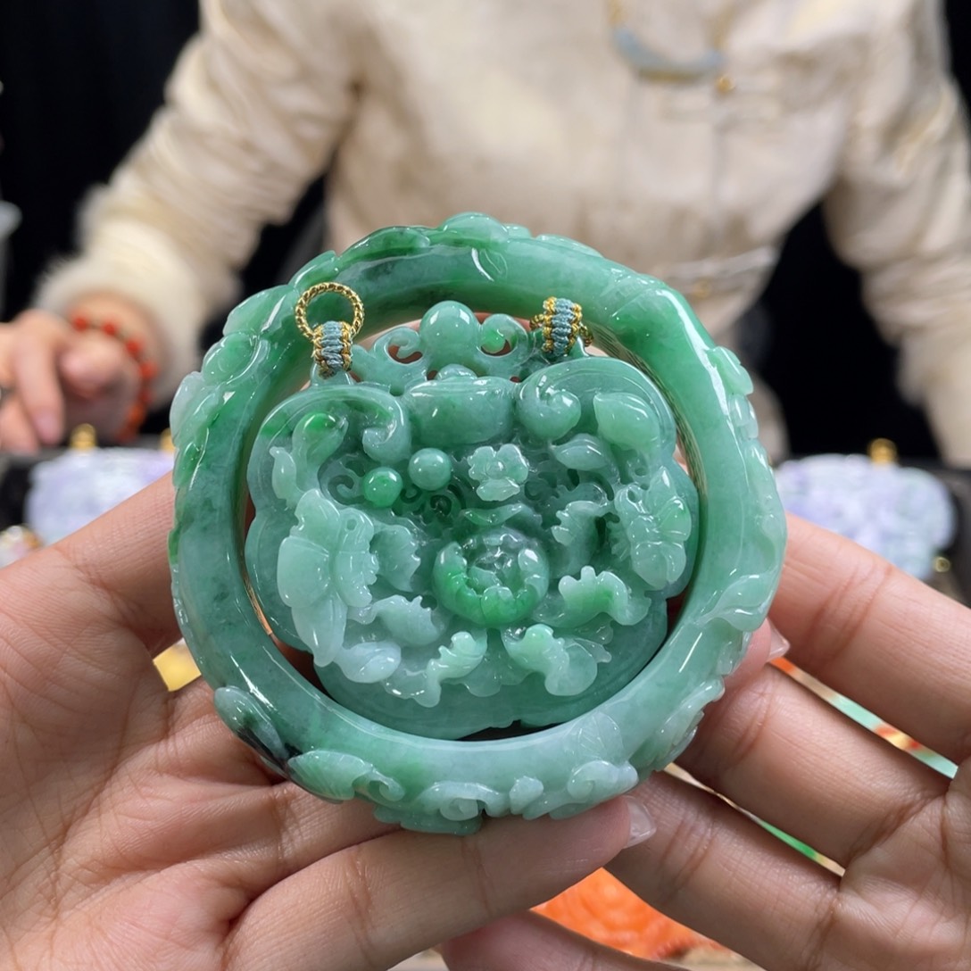 翡翠手镯未镶嵌代编织