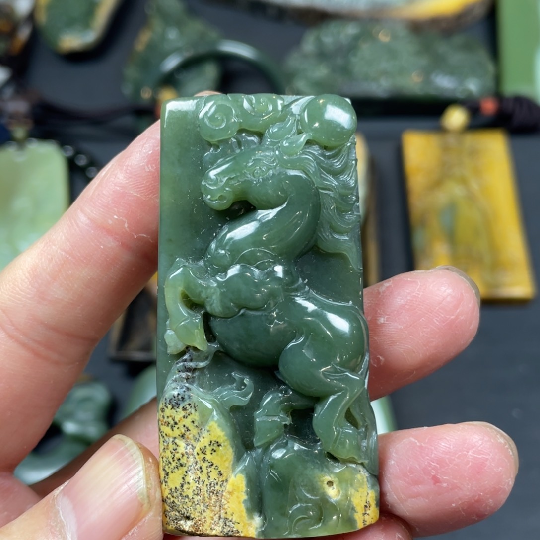 岫岩河磨玉（透闪石质玉）手链未镶嵌