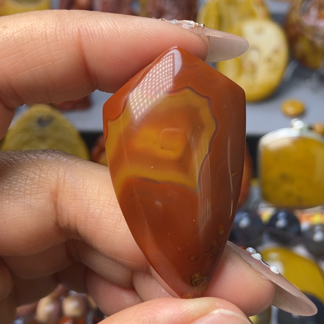 玛瑙/玉髓未镶嵌颈饰战国红