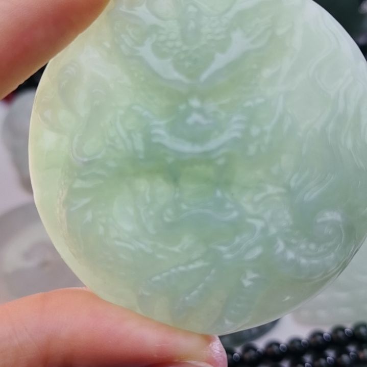 翡翠颈饰未镶嵌天然的A货翡翠多样性发货