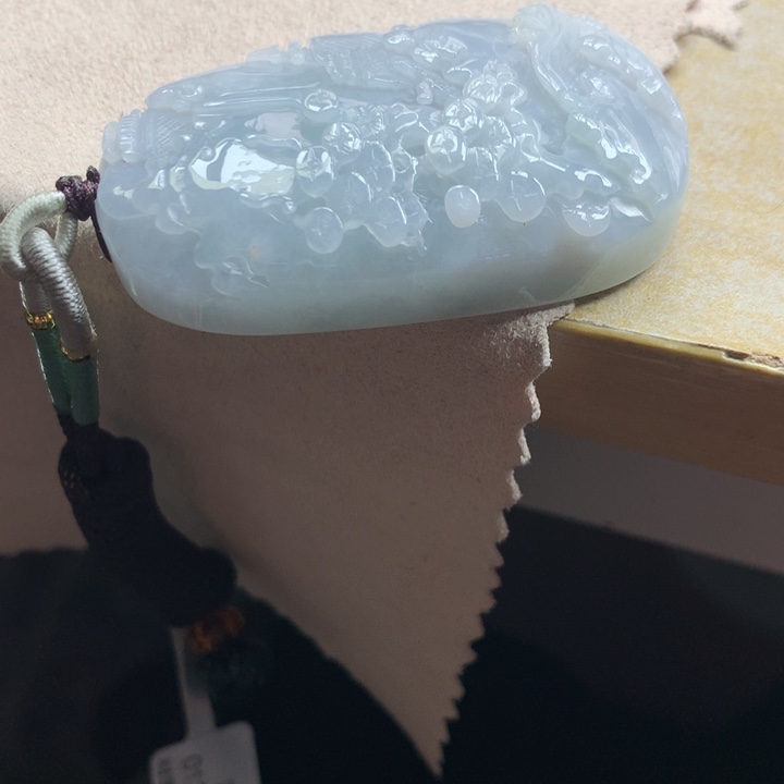 翡翠颈饰未镶嵌吊坠