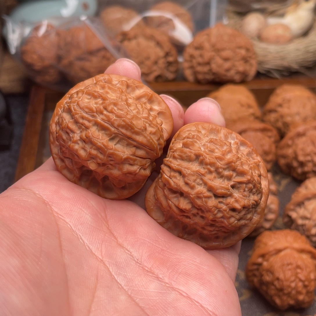 文玩核桃把件R****.G50号39尺血麒麟