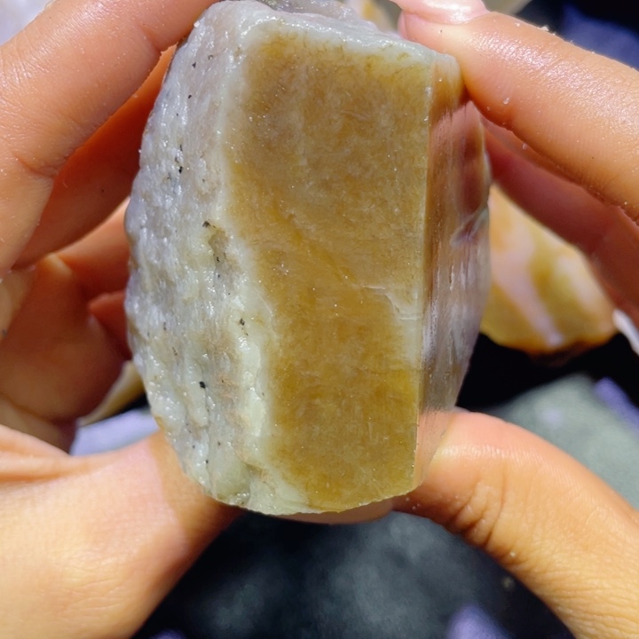 和田玉未镶嵌珠宝半成品