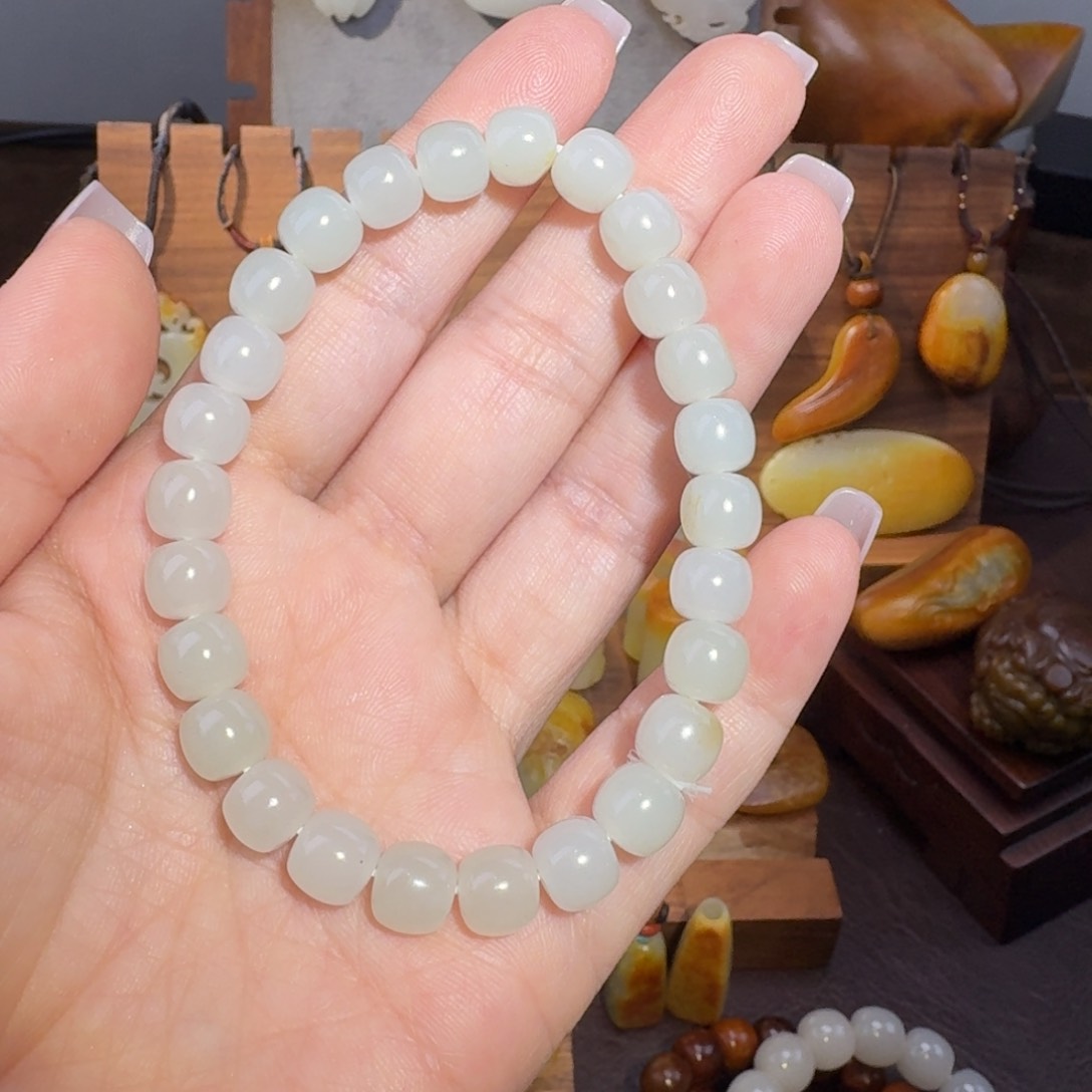 和田玉颈饰未镶嵌