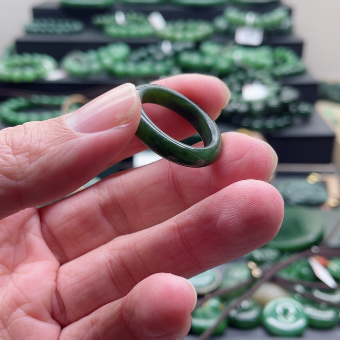 *****和田玉（碧玉）未镶嵌戒指