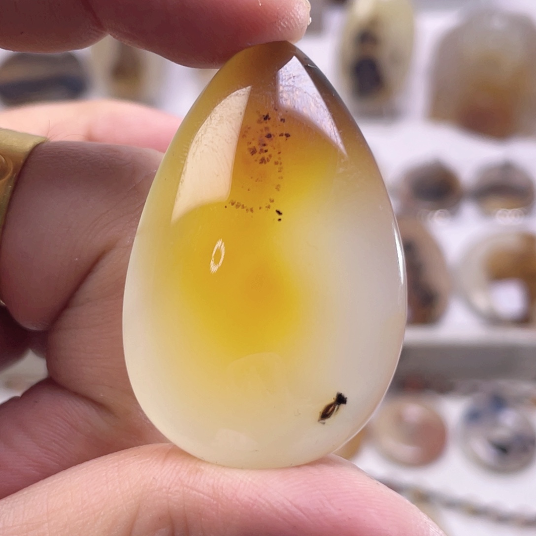 玛瑙/玉髓未镶嵌珠宝奇石