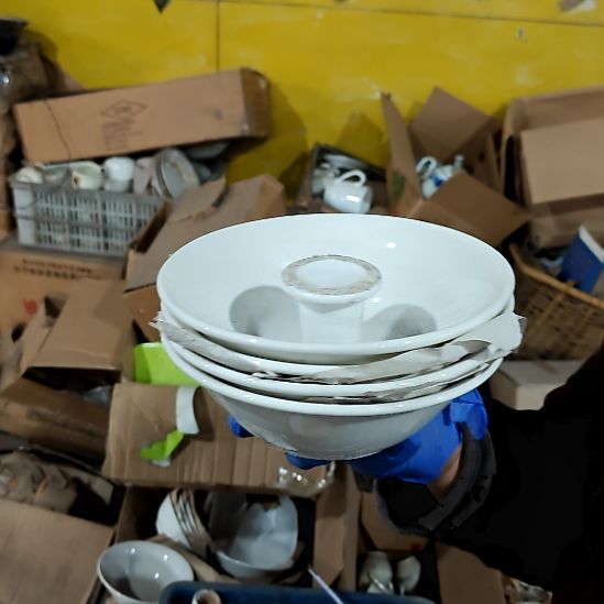 绿泥盘子碗茶壶啥都有