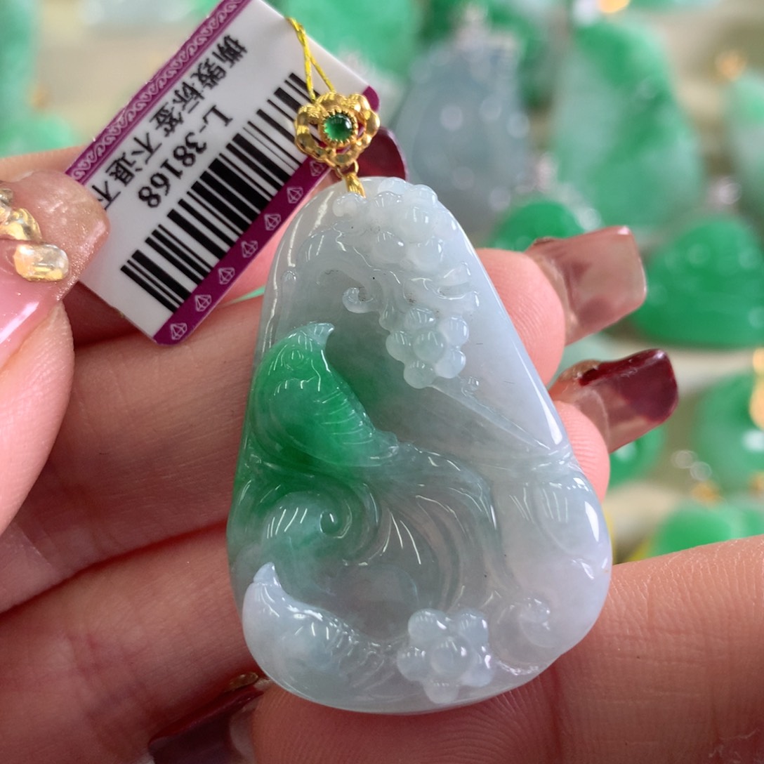 翡翠吊坠(不含链)18K金镶嵌