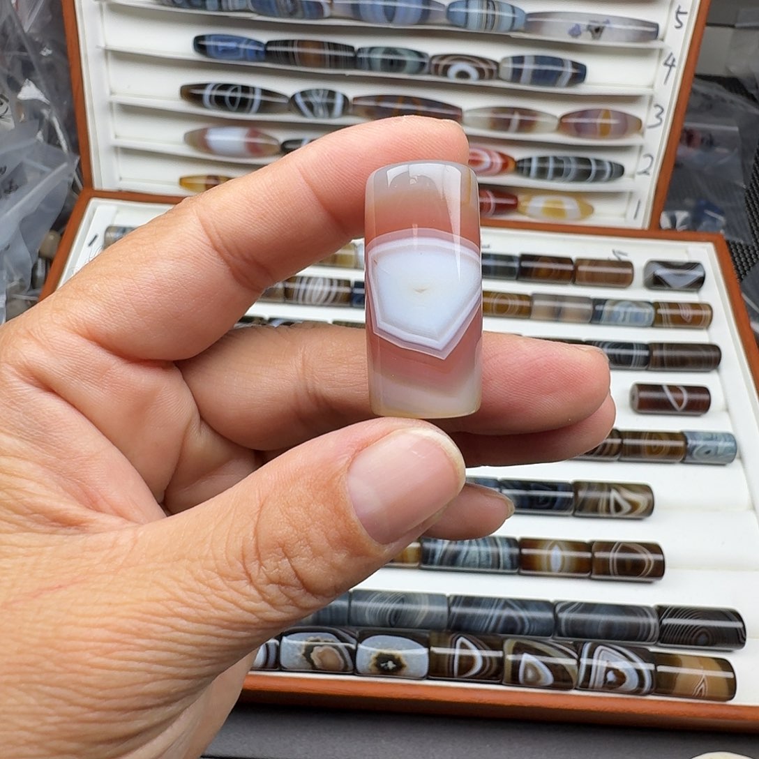 用***7玛瑙/玉髓合金珠宝半成品