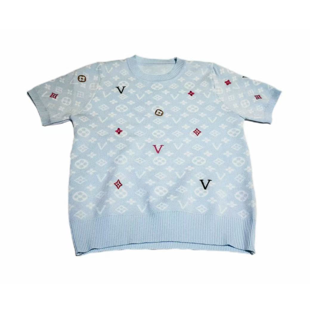 Tina-2025新款时尚V字母印花针织短袖刺绣工艺