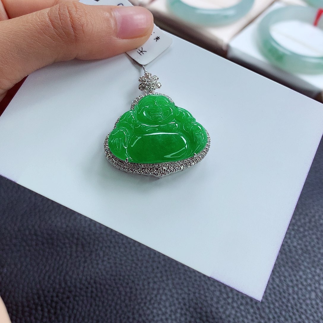 翡翠颈饰18K金镶嵌佛公