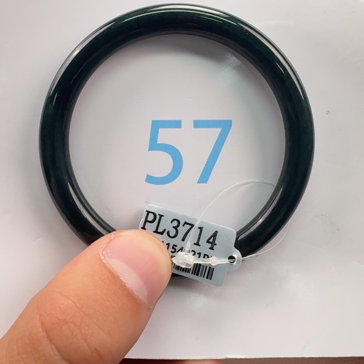 嘻***.和田玉未镶嵌手镯