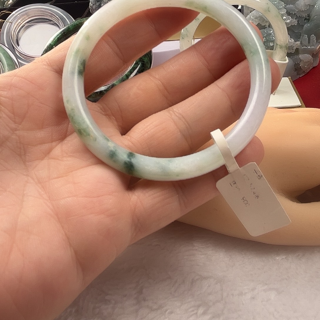 颈饰未镶嵌翡翠缅甸天然翡翠叮当镯