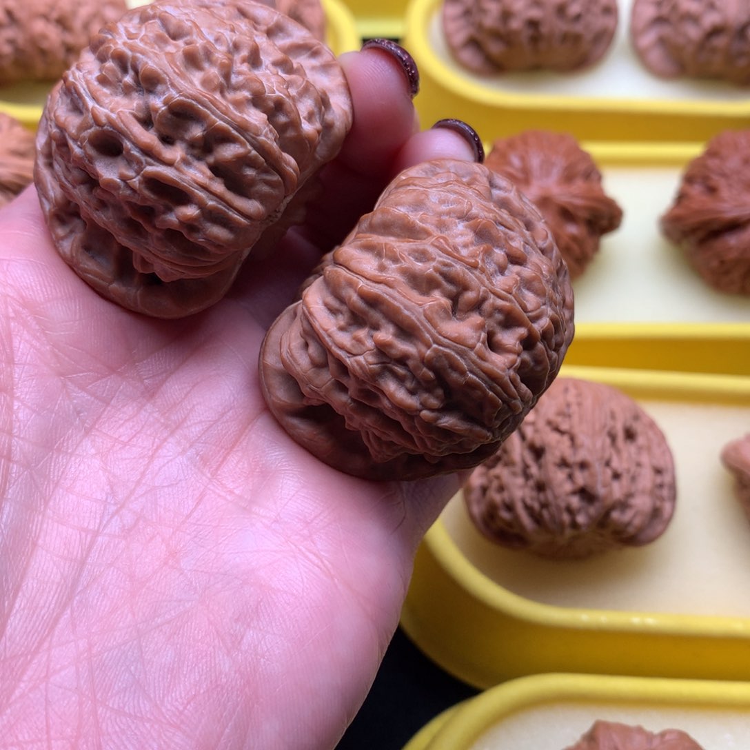 文玩核桃吊坠胖**啦全品球白