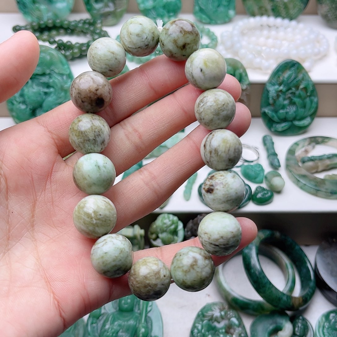 独山玉微瑕疵手串未镶嵌