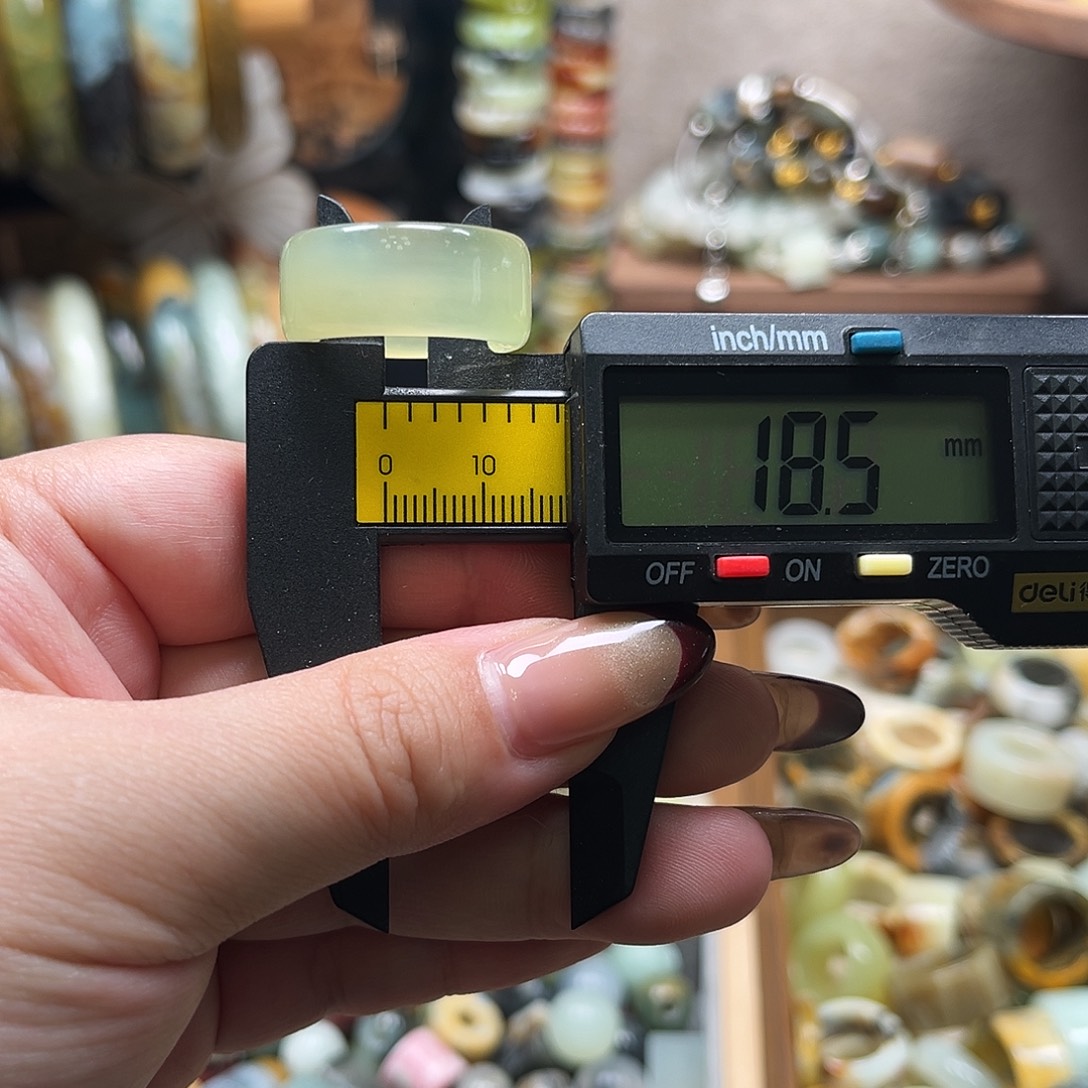 蛇纹石玉未镶嵌戒指18.5全品