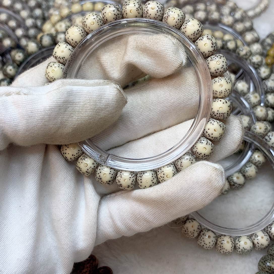 星月菩提手串11号瓷白留白9×8