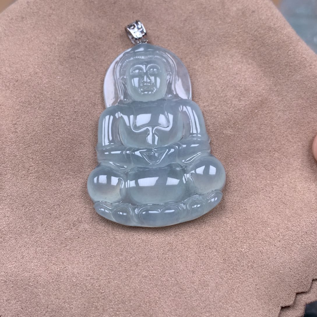 翡翠18K金镶嵌颈饰缅甸