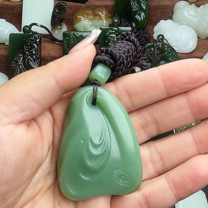 追****和田玉（碧玉）未镶嵌颈饰