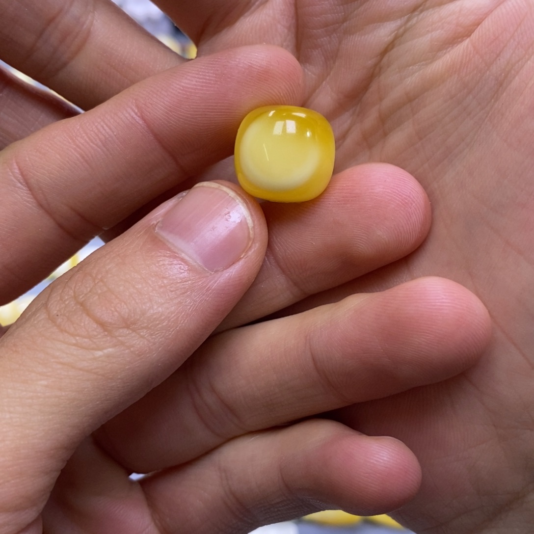 琥珀未镶嵌珠宝奇石14.6mm