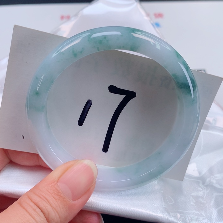 翡翠手镯未镶嵌正