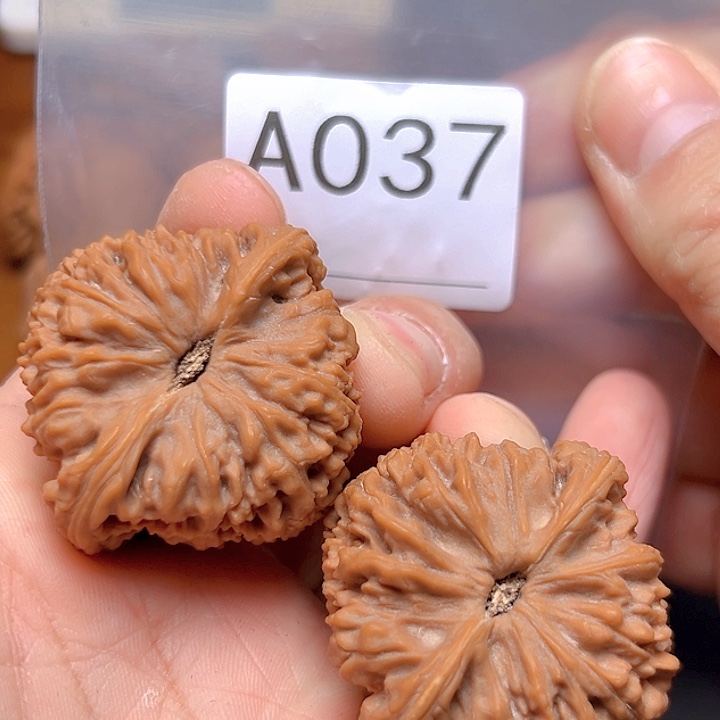 文玩核桃吊坠43南疆石