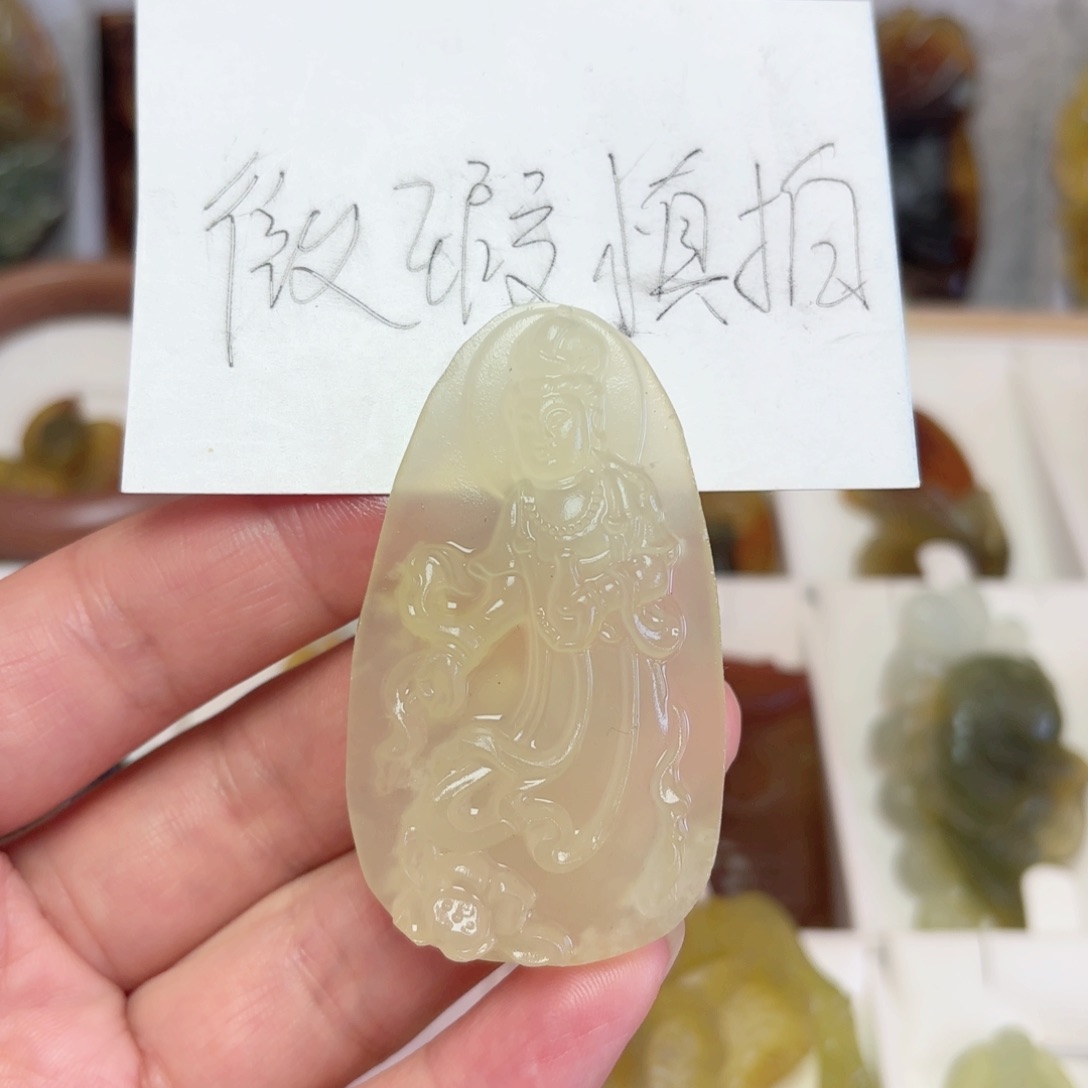 未镶嵌蛇纹石玉吊坠(不含链)