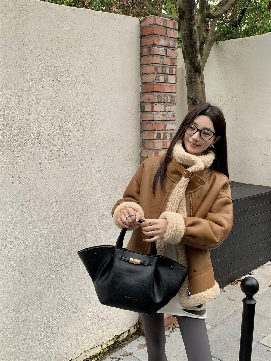 2025年冬季新款抗风耐寒洋气百搭机车风羊毛外套