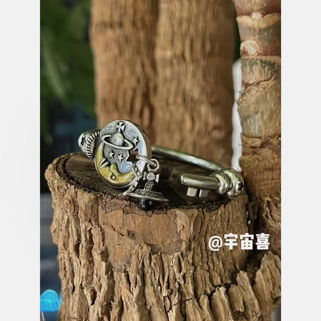 铜合金合成锆石手镯 F4-113【镀银星月钥匙坠黑色迷你orb星球手镯】